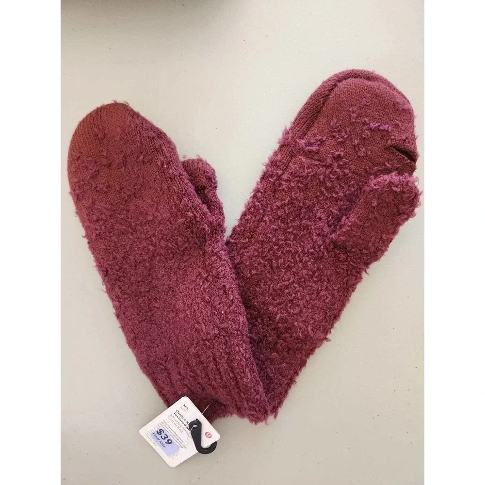 NWT Lululemon Women's Ombre Knit Textured Mittens Size M/L Red Merlot